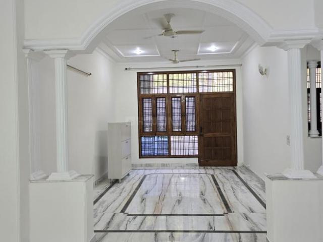 3 BHK Independent House in Sector 40 for rent Gurgaon. The reference number is 21319178