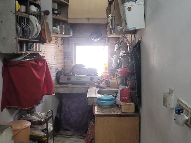 3 BHK Independent House in Sector 9 for resale Gurgaon. The reference number is 18410609