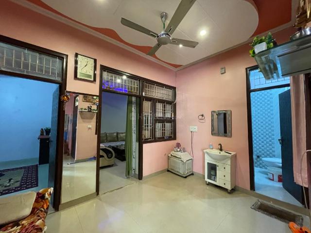 3 BHK Independent House in Sector 52 for rent Noida. The reference number is 20798450