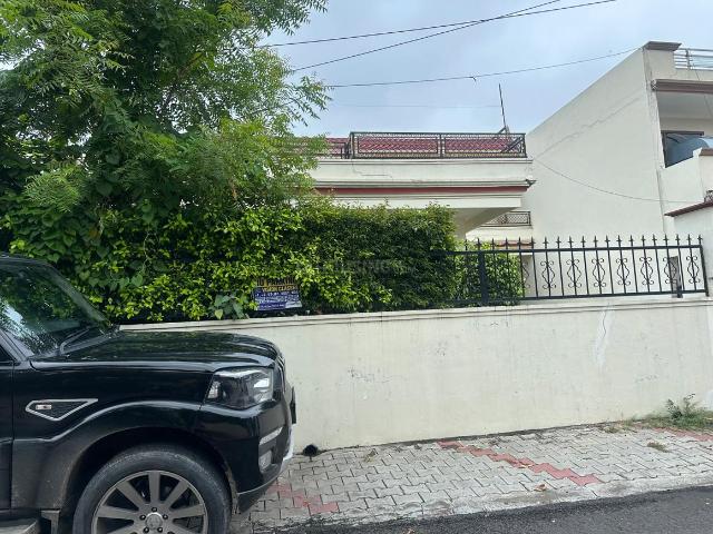3 BHK Independent House in Sector 54 for resale Mohali. The reference number is 20804092