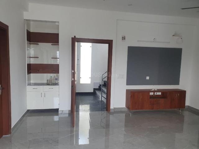 3 BHK Independent House in Sector 57 for rent Gurgaon. The reference number is 17967751