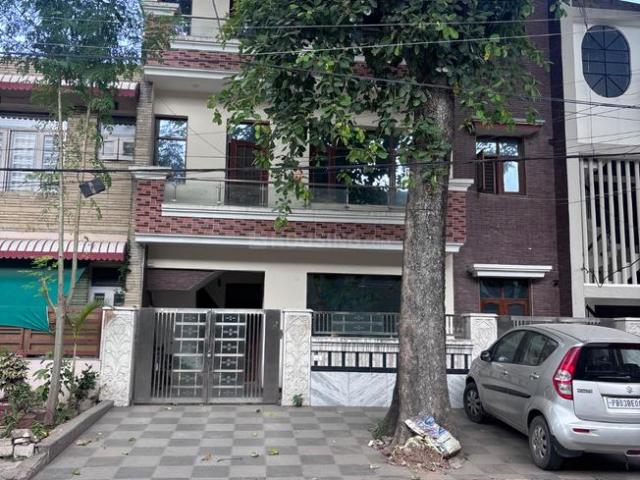 3 BHK Independent House in Sector 64 for resale Mohali. The reference number is 21042318