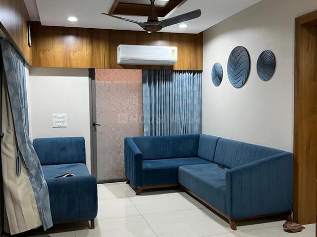 3 BHK Apartment in Vaishno Devi Circle for resale Ahmedabad. The reference number is 20996329