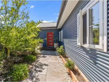 3 Binya Place, Narrabundah House for rent Listed by Taylor Sa.