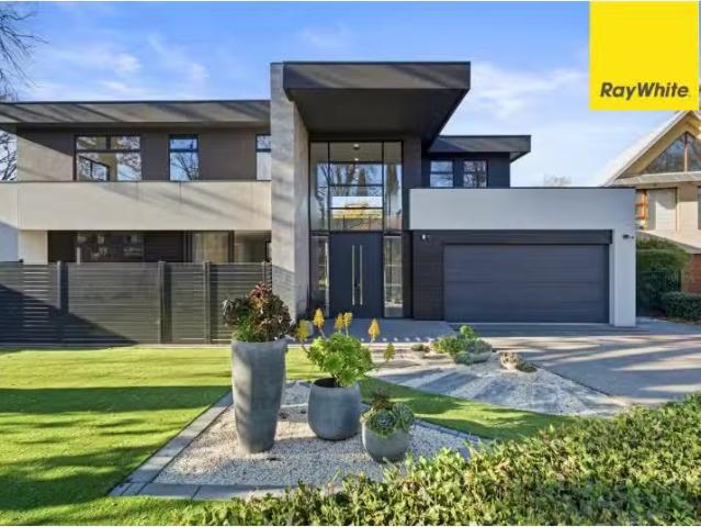 3 Blakely Row, YARRALUMLA House for rent Listed by Zoe White.