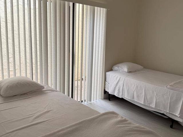 3 BR in Melbourne