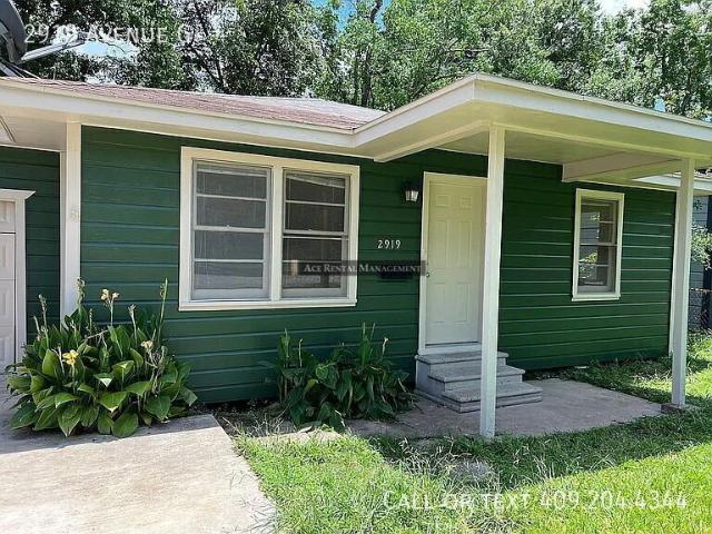 3 BR, 2 BA Apartment 2919 Avenue G, Nederland, TX 77627