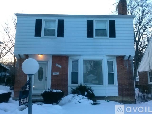 3 BR, 2 BA Apartment 15881 Kentfield Street, Detroit, MI 48223