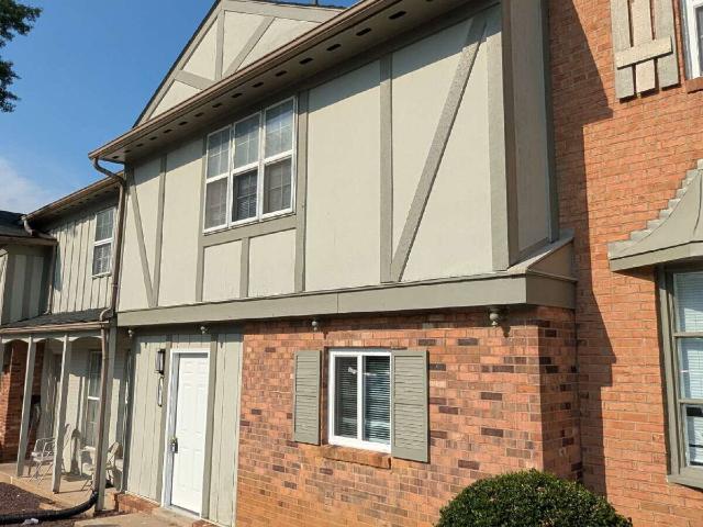 3 BR, 1.5 BA Apartment 3 Holly Court, Harrisonburg, VA 22801