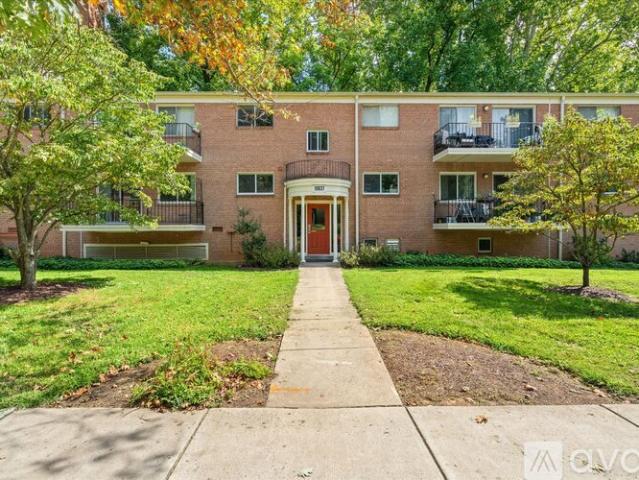 3 BR, 1.5 BA Apartment 10637 Weymouth Street, Unit 101, Bethesda, MD 20814
