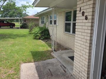 3 BR, 1.5 BA Apartment 106 South Meadow Drive, Little River Academy, TX 76554
