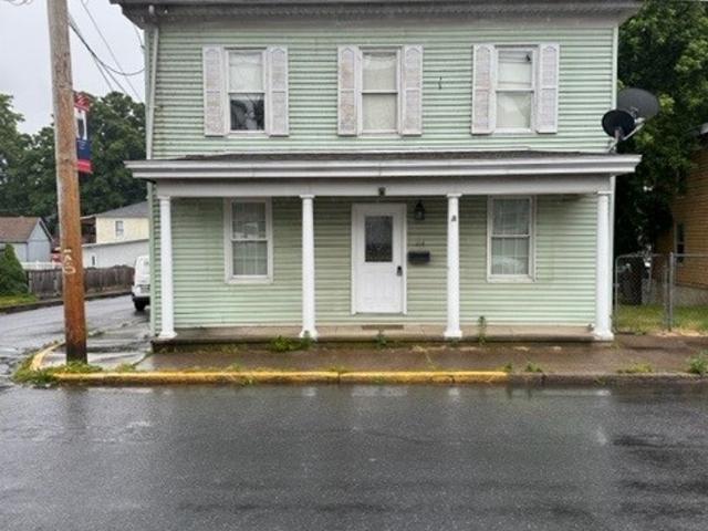 3 BR, 1.5 BA Apartment 114 N High St, Duncannon, PA 17020