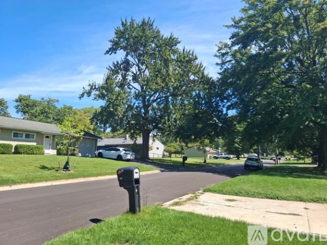 3 BR, 1.5 BA Apartment 117 Hoosier St, Bloomington, IN 47403