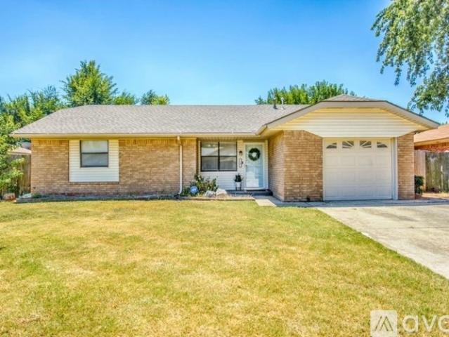 3 BR, 1.5 BA Apartment 1102 West Griggs Way, Mustang, OK 73064