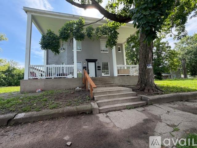 3 BR, 1.5 BA Apartment 1107 N 4th St, Unit 3, Terre Haute, IN 47807