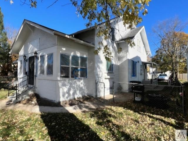3 BR, 1.5 BA Apartment 1132 Portage Ave, Unit 2A, South Bend, IN 46616