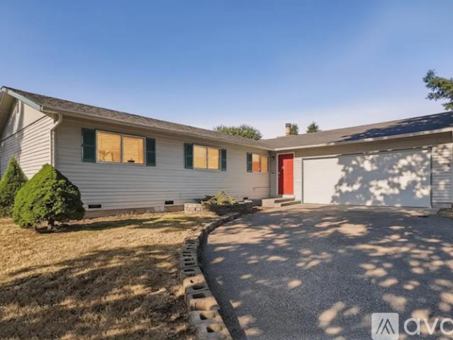 3 BR, 1.5 BA Apartment 12427 42nd Ave NE, Marysville, WA 98271