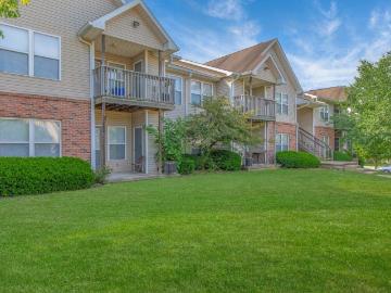 3 BR, 1.5 BA Apartment 1200 S Rolling Ridge Way Unit 1303, Bloomington, IN 47403