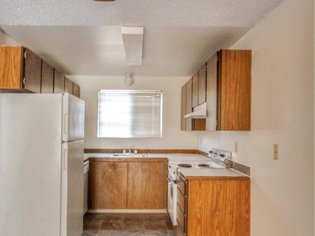 3 BR, 1.5 BA Apartment 1201 Del Mar Court Unit 1120P, Richland, WA 99354
