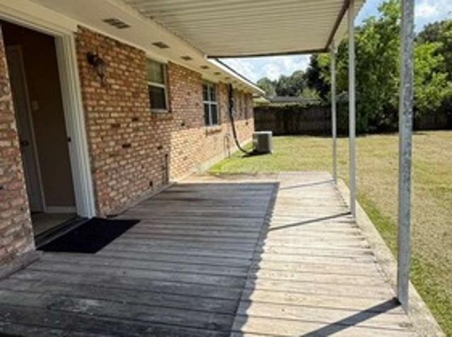 3 BR, 1.5 BA Apartment 1227 South Stacy Avenue, Gonzales, LA 70737