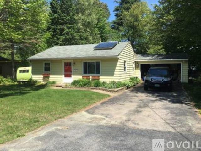 3 BR, 1.5 BA Apartment 12 Patrick Street, South Burlington, VT 05403