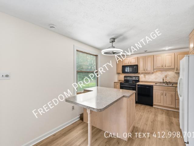 3 BR, 1.5 BA Apartment 139 W Fair Meadows Dr, Canonsburg, PA 15317