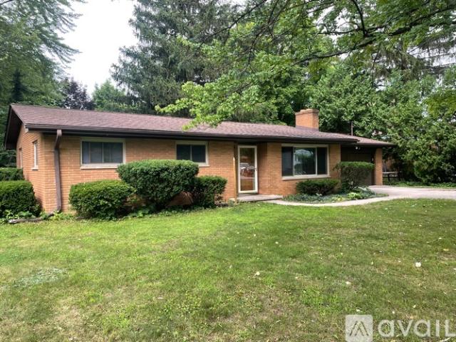 3 BR, 1.5 BA Apartment 1301 Rainbow Dr, Saginaw, MI 48638