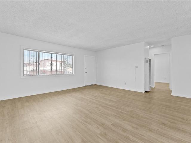 3 BR, 1.5 BA Apartment 13106 S Vermont Ave, Gardena, CA 90247