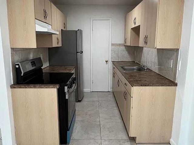 3 BR, 1.5 BA Apartment 1333 S Dixie Hwy, Deerfield Beach, FL 33441