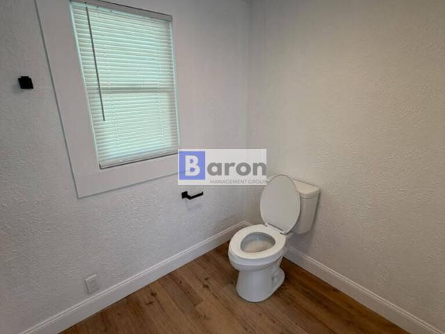 3 BR, 1.5 BA Apartment 1511 Prairie St, Elkhart, IN 46516