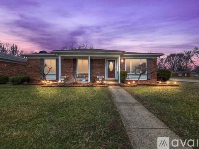 3 BR, 1.5 BA Apartment 16567 Bowman Street, Roseville, MI 48066