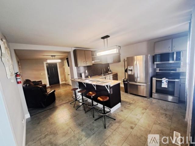 3 BR, 1.5 BA Apartment 1756 Walter Payton Memorial Hwy, Unit 1, Kewanee, IL 61443