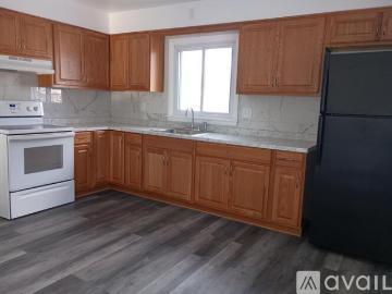 3 BR, 1.5 BA Apartment 1 A Saybrook Dr, Unit A, Latham, NY 12110