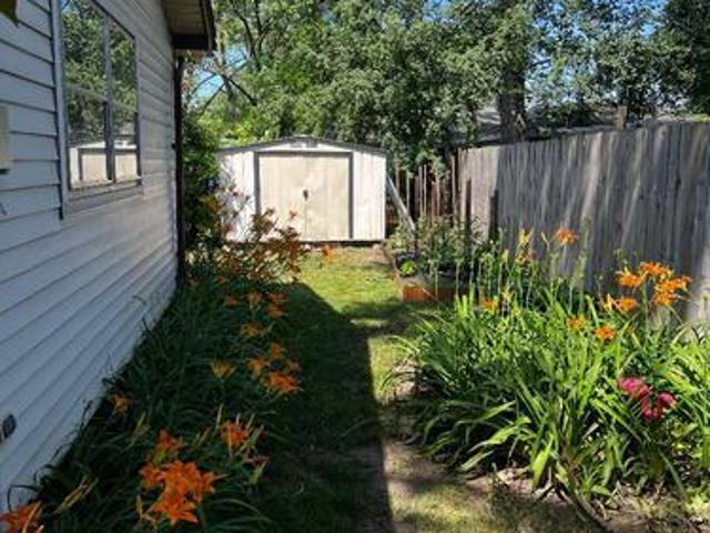 3 BR, 1.5 BA Apartment 203 Willow Ln, Elk Grove Village, IL 60007