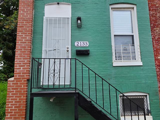 3 BR, 1.5 BA Apartment 2133 Vine St, Baltimore, MD 21223