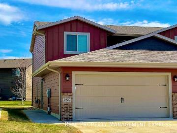 3 BR, 1.5 BA Apartment 2206 S Ronsiek Ave, Sioux Falls, SD 57106