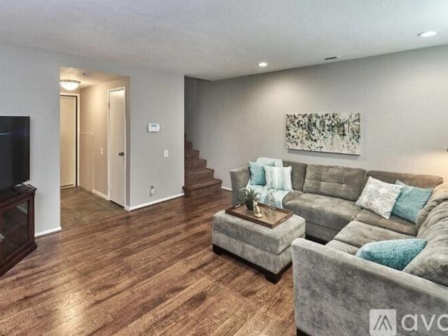 3 BR, 1.5 BA Apartment 235 Kenbrook Circle, Unit Kenwood, San Jose, CA 95111