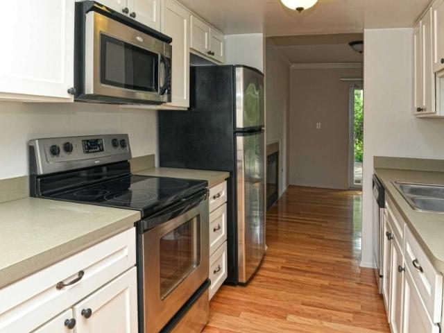 3 BR, 1.5 BA Apartment 25600 Briar Drive Unit 25409, Oak Park, MI 48237