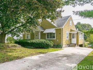 3 BR, 1.5 BA Apartment 26 Garden Drive, Irondequoit, NY 14609