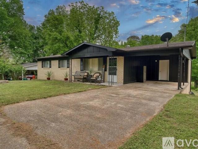 3 BR, 1.5 BA Apartment 2702 Malvern Avenue, Hot Springs, AR 71901