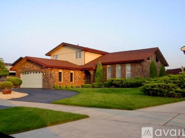 3 BR, 1.5 BA Apartment 2721 Wind Point Ct, Lynwood, IL 60411