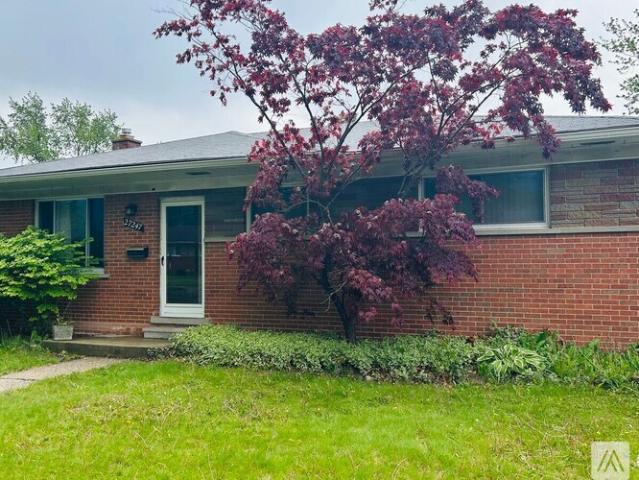 3 BR, 1.5 BA Apartment 27247 Pembroke Drive, Warren, MI 48092