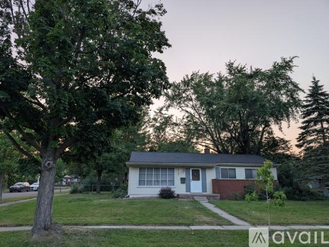 3 BR, 1.5 BA Apartment 2734 Hampshire Road, Ann Arbor, MI 48104