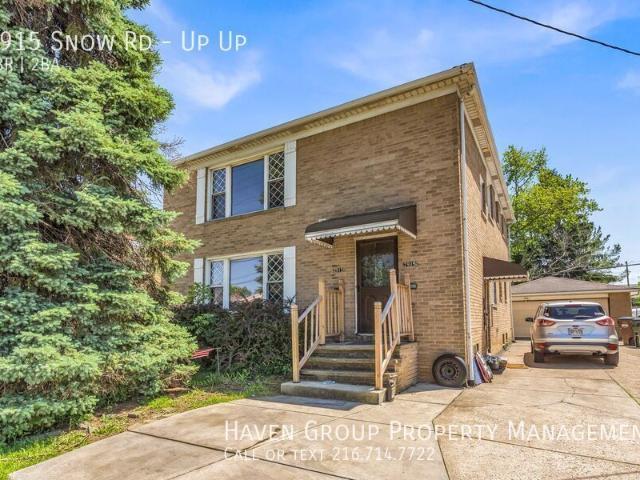 3 BR, 1.5 BA Apartment 2915 Snow Rd, Parma, OH 44134