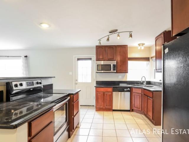 3 BR, 1.5 BA Apartment 2920 S Glencoe Street, Denver, CO 80222