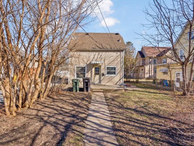 3 BR, 1.5 BA Apartment 309 West 10th Street Unit 309 W 10th St, Cedar Falls, IA 50613