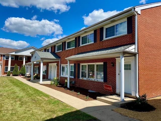 3 BR, 1.5 BA Apartment 3031 Lynn Ct Unit, Mt. Prospect, IL 60005