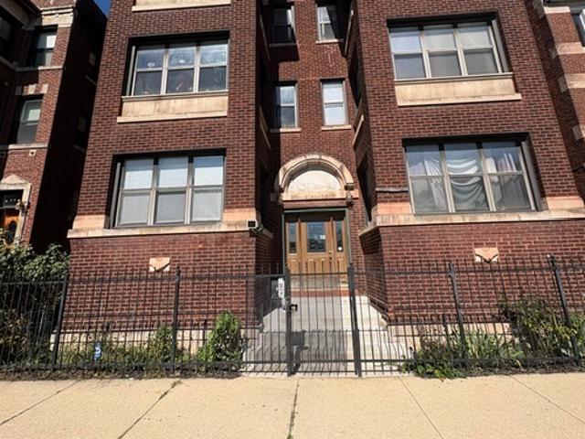 3 BR, 1.5 BA Apartment 3252 West Washington Boulevard, Unit 1 W, Chicago, IL 60624