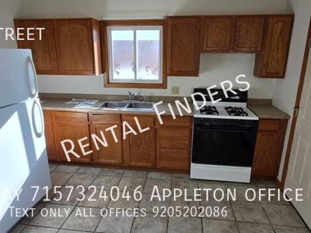 3 BR, 1.5 BA Apartment 325 Dove Street, Oshkosh, WI 54902
