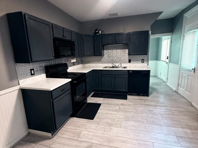 3 BR, 1.5 BA Apartment 33 N Lincoln St, Palmyra, PA 17078